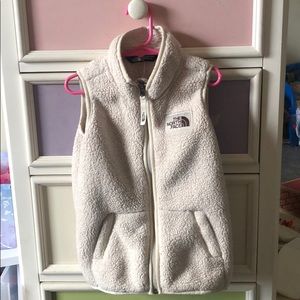School Age Girl North Face Cozy Vest Size 6
